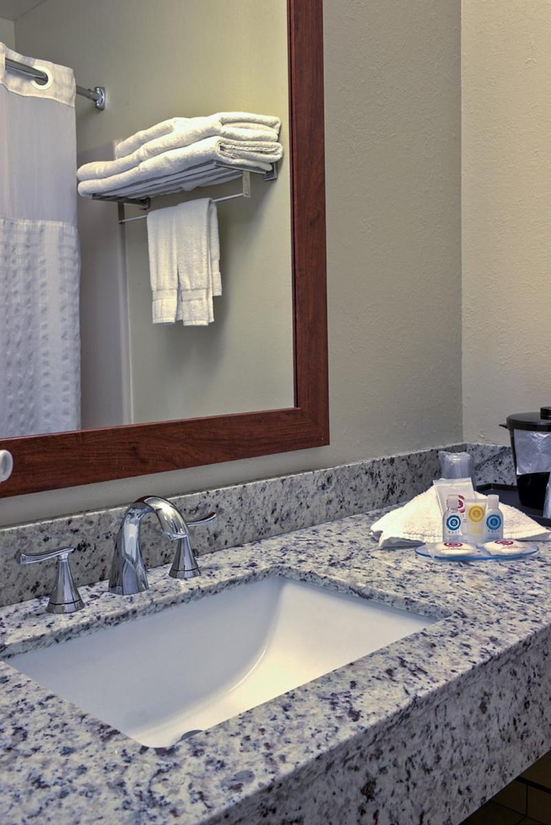 Comfort Inn Brunswick Bagian luar foto